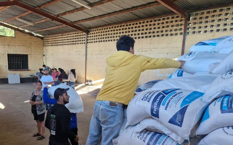 Bono Campesino se entrega en Santa Cruz Naranjo