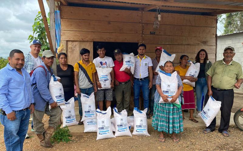 Más entregas del Bono Campesino en Petén