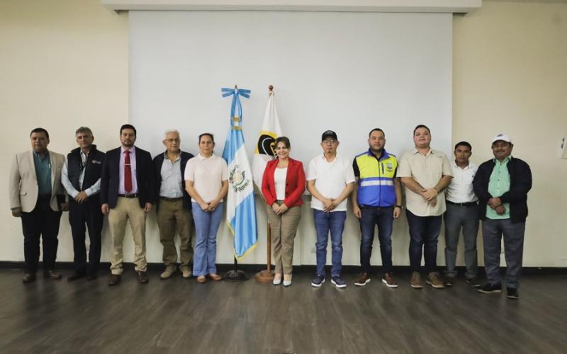 Necesidades viales de 38 comunidades de Izabal son atendidas por el CIV
