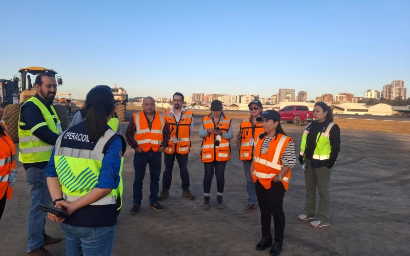 Supervisan avances en reconstrucción de pista de taxeo en el Aeropuerto Internacional La Aurora para verificar