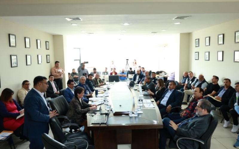  En busca de un servicio más seguro y digno presentan propuesta de reforma que regula la antigüedad de las unidades de transporte extraurbano