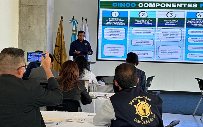 UDEVIPO lidera mesa de trabajo para mejorar la calidad de vida en asentamientos urbanos