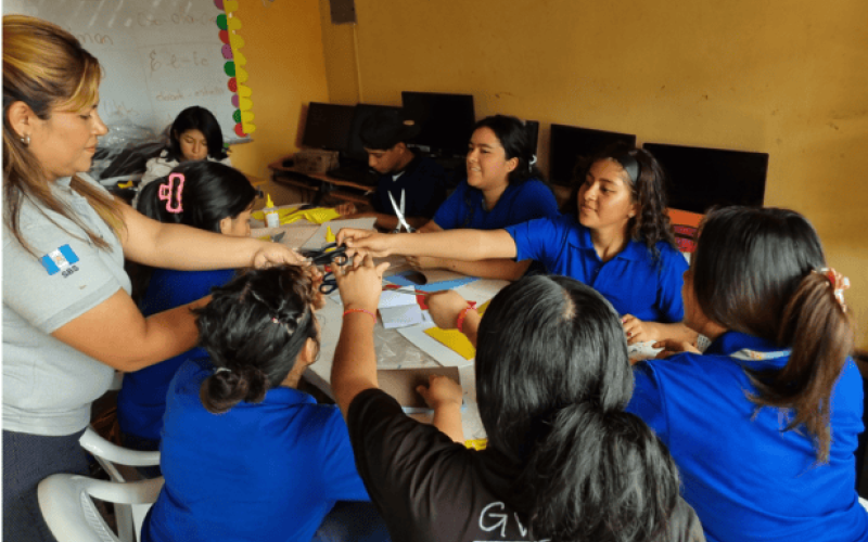 En Casa Joven Peronia, uno de los servicios más buscados por los adolescentes es el de educación.