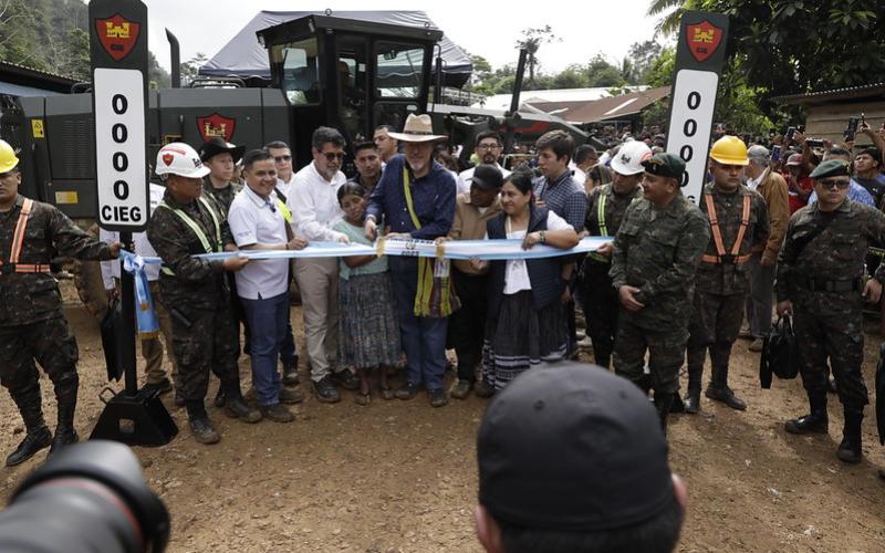 Inauguración del Plan Rutas del Desarrollo en caserío El Corozal de Cobán, Alta Verapaz. 