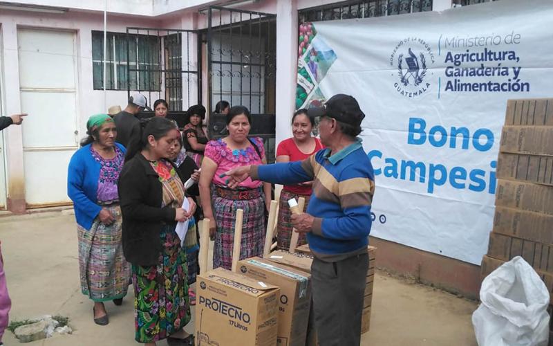 Avanza distribución del Bono Campesino en Momostenango y Tiquisate