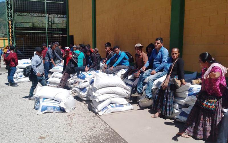 Continúan las dotaciones del Bono Campesino en Chimaltenango y Baja Verapaz