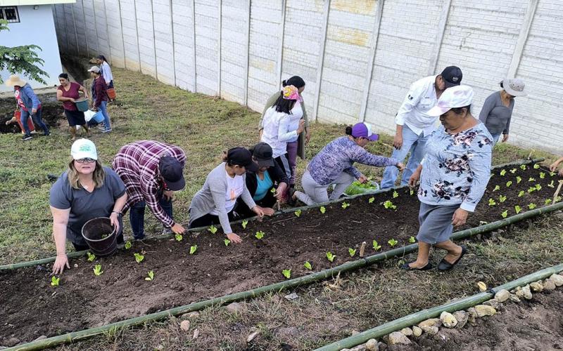 En más municipios de Chiquimula se implementan los huertos comunitarios