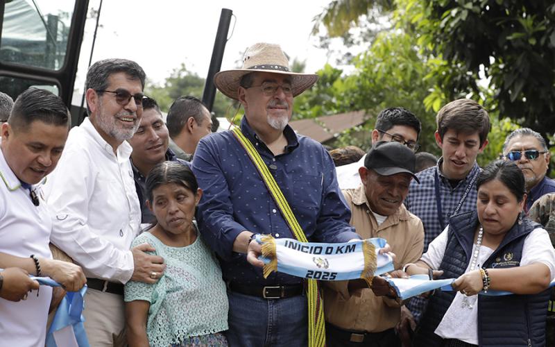 Gobierno del presidente Arévalo inicia la primera intervención del Programa Rutas del Desarrollo en Cobán