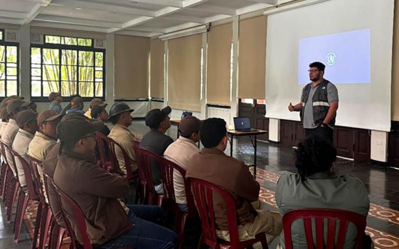 UBA capacita a trabajadores y voluntarios del zoológico La Aurora