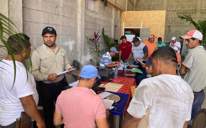 Entregan licencias de transporte de alimentos en Petén