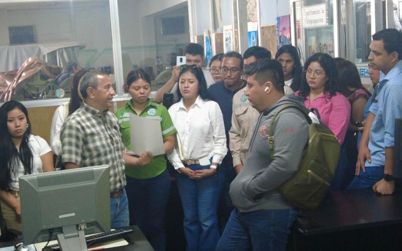 Estudiantes exploran el mundo cartográfico en el IGN