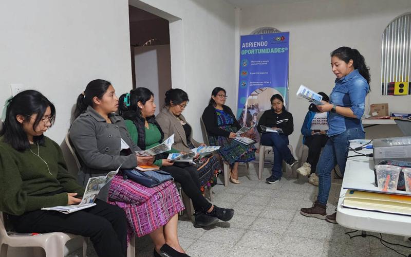 Totonicapán: Fortalecen implementación de huertos familiares y manejo postcosecha