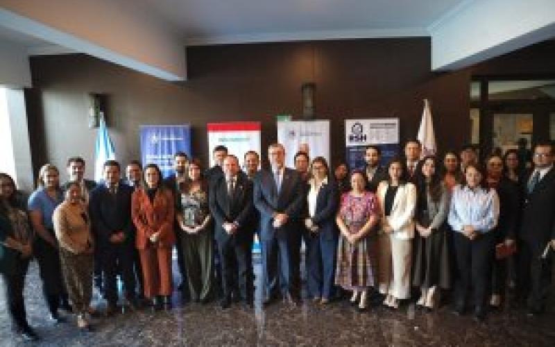 PRESIDENTE ARÉVALO VISITA EL MINISTERIO DE DESARROLLO SOCIAL 