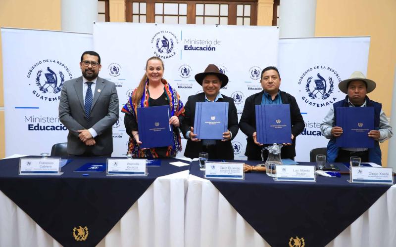 Confirman compromiso para fortalecer la Educación Bilingüe e Intercultural en comunidades de Sololá