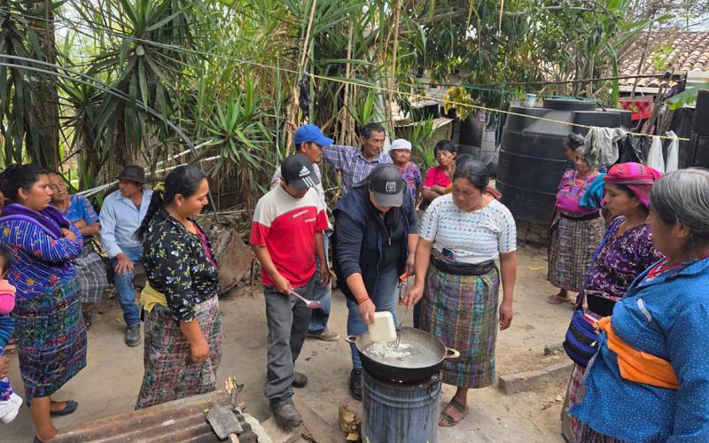 Impulsan el cultivo de alimentos y el consumo responsable en Rabinal