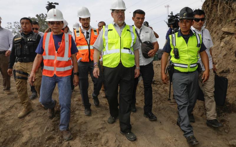 Miguel Ángel Diaz, Ministro de Comunicaciones 