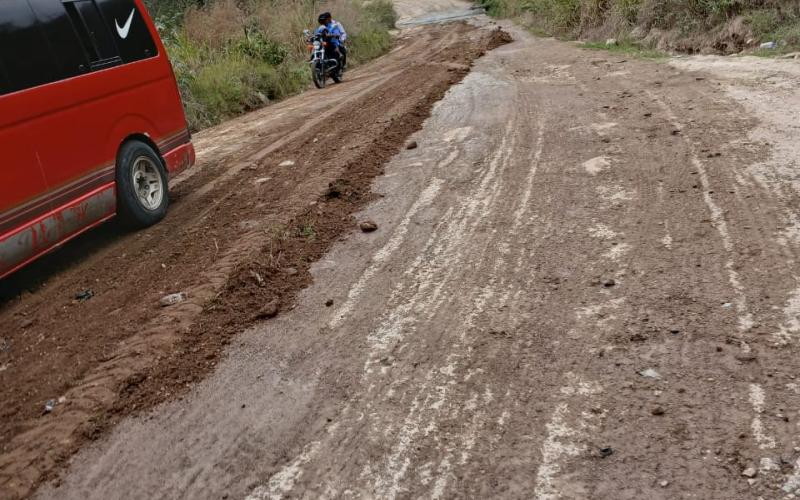 La Zona Vial 2 trabaja en la mejora del tramo Morazán – San Carlos Alzatate.