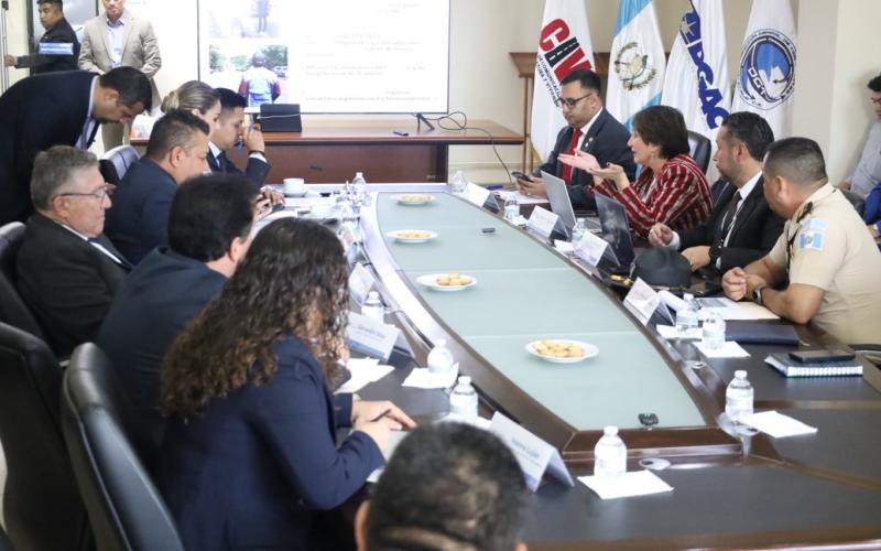 CIV y Congreso trabajan en leyes por un transporte más eficiente