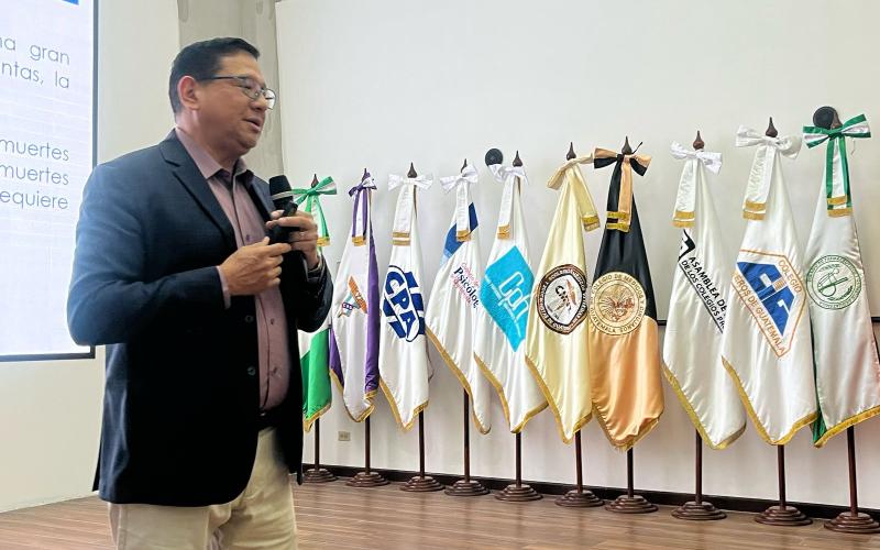 Realizan taller acerca del buen uso de los antibióticos en la agricultura