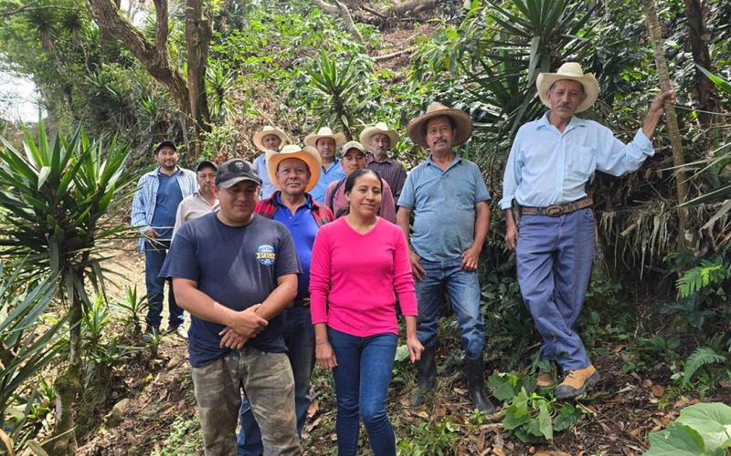 Caficultores de La Montañita reciben apoyo para transformar su producción