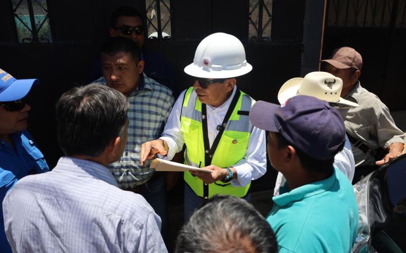 Ministro de Comunicaciones supervisa tramo carretero suspendido en San Pedro Ayampuc