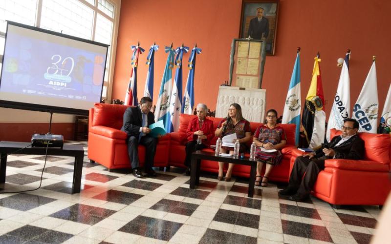 Expertos participantes en el foro. 