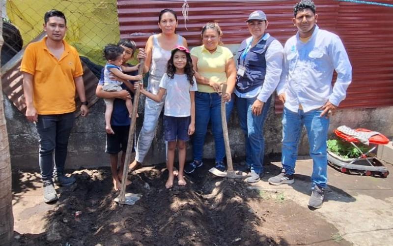 En Tiquisate implementan huertos familiares para mejorar alimentación de familias con niños con desnutrición aguda 