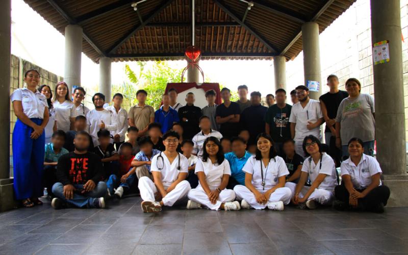 Estudiantes del CUNSUR 