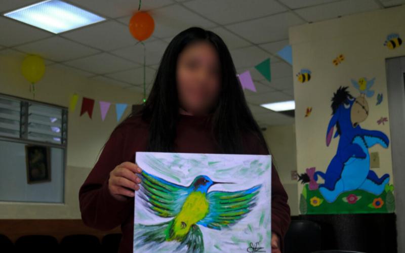 Adolescente en bazar