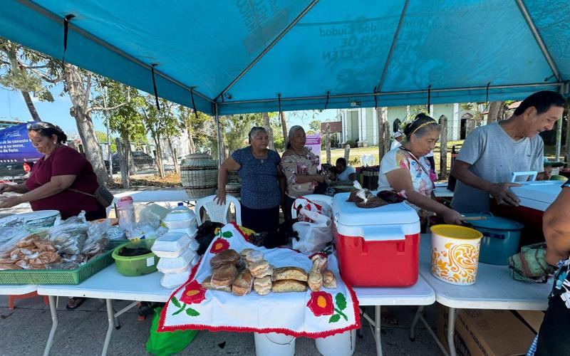 Melchor de Mencos fortalece su economía con la Feria del Agricultor