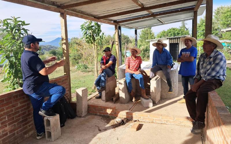 Productores de Jalapa aprenden el valor agregado del café