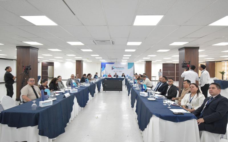 Presentación de efectuó en el edificio central del Ministerio de Finanzas Públicas.