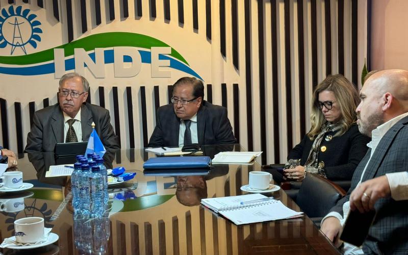 Reunión de autoridades del INDE y Quetzaltenango