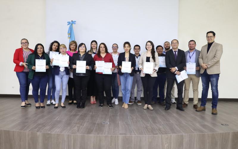 Trabajadores del CIV se certifican por el Instituto Nacional de Administración Pública