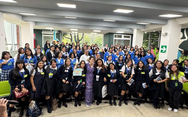 La SIT impulsa a las niñas y jóvenes a romper estereotipos y convertirse en líderes de la tecnología del mañana
