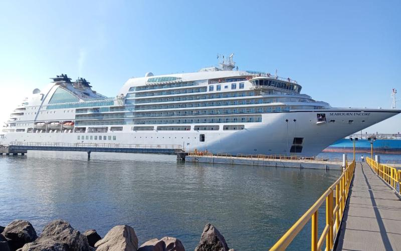 Gran número de visitantes llegan al país por diferentes vías