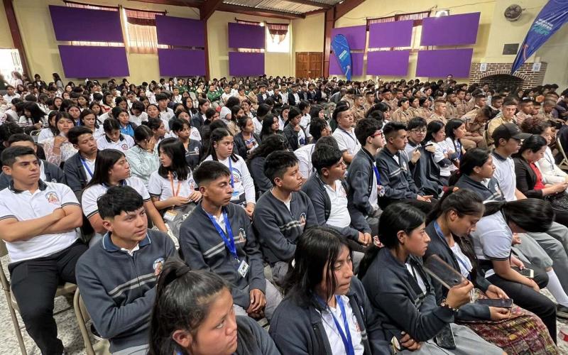 Gira Becas por Nuestro Futuro llega a Quiché
