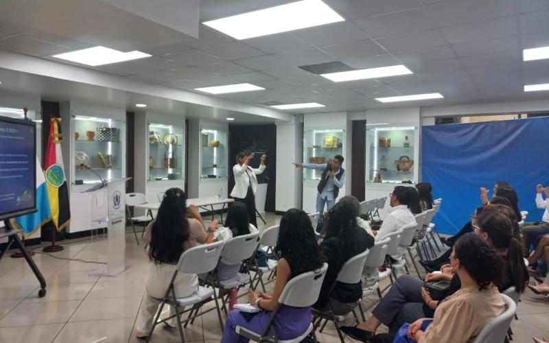 Durante la actividad se abordaron temas importantes como las leyes que protegen los derechos de las personas con discapacidad.