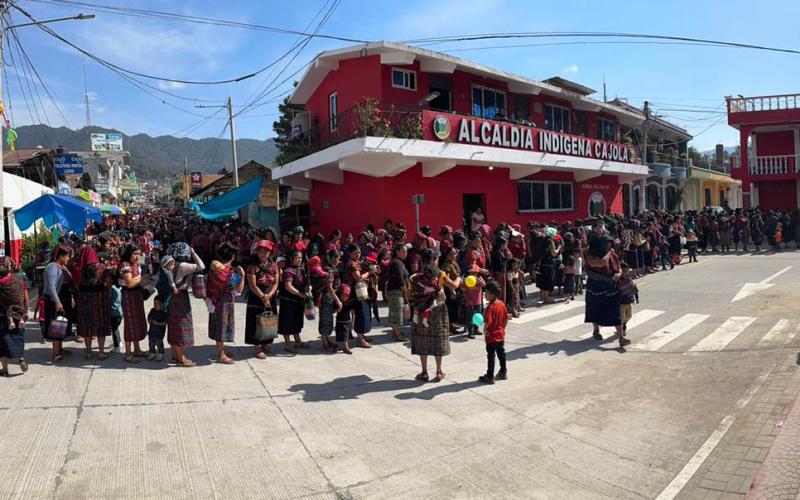 Asistencia alimentaria llega a familias de Quetzaltenango e Izabal 