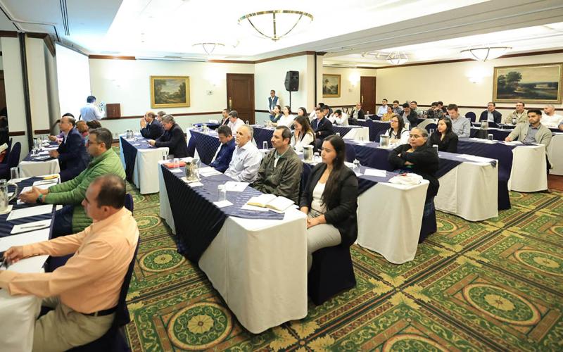Conversatorio muestra el rol de la biotecnología en el agro 