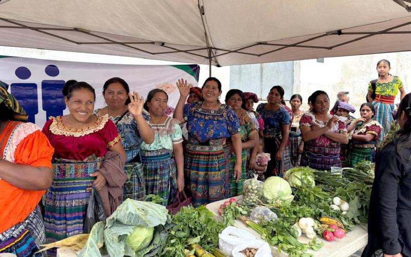 Feria del Agricultor impulsa economía local y fortalece producción