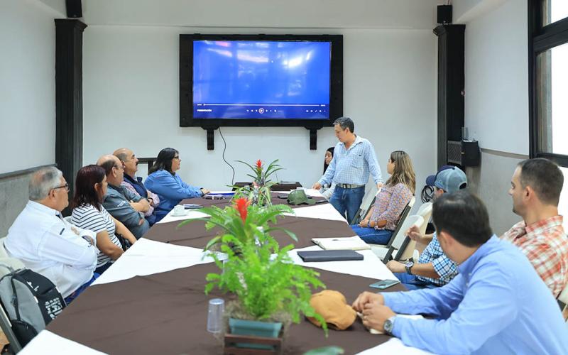 Ganaderos de Alta Verapaz suman esfuerzos para erradicar el gusano barrenador