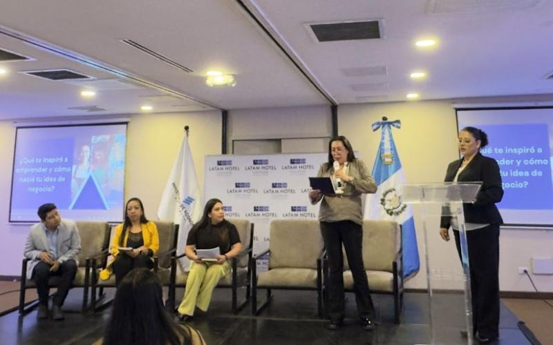 Durante la actividad se desarrolló la conferencia “Impulsando la Innovación y el Crecimiento Empresarial.