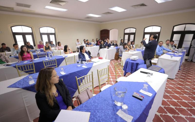 El Mineco invita a más emprendedores a unirse a estos esfuerzos, aprovechar los beneficios de la bancarización y cumplir con sus responsabilidades fiscales. 