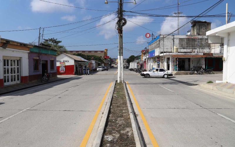 Carreteras asfaltadas en Melchor de Mencos benefician a más de 530 mil personas