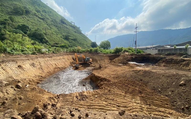 Trabajos en El Cafetal ya dan resultados: laguna absorbe agua en la CA-9 Sur