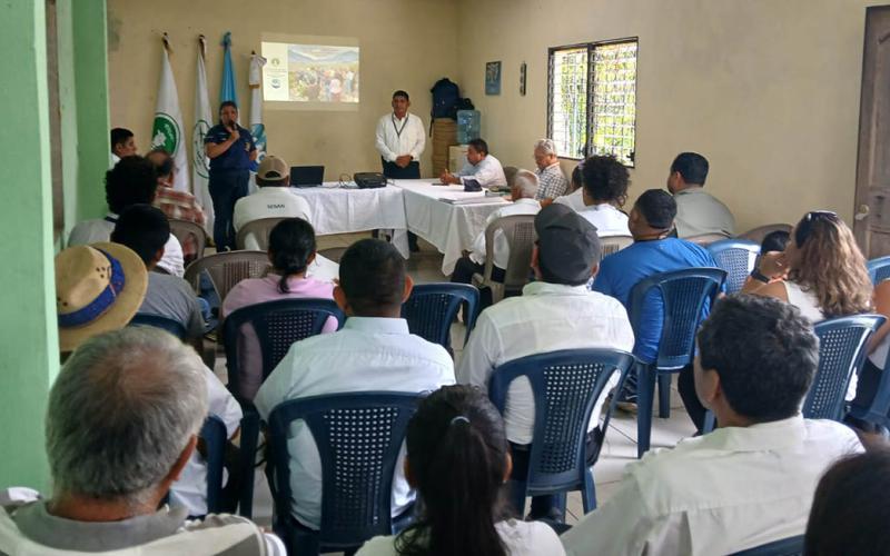 Productores agropecuarios de Retalhuleu se capacitan en alimentación escolar