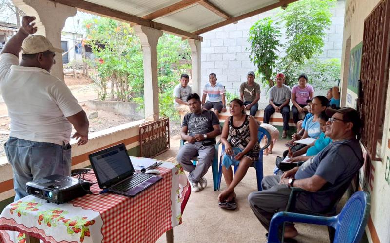 Productores de la Costa Sur fortalecen capacidades para competir en nuevos mercados