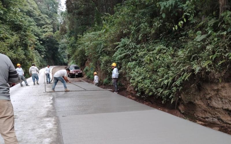 Camino rural en San Pedro Yepocapa impulsa desarrollo y mejora la calidad de vida de más de 13 mil vecinos