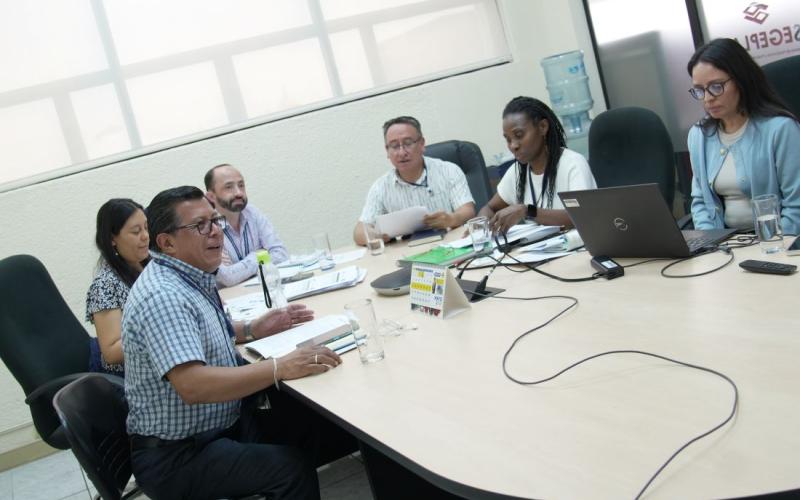 Panelistas en el encuentro sobre formulación de indicadores.